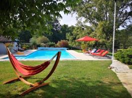 MAISON D ARCHITECTE SUR LE BORD DU CIRON  AVEC PISCINE A VENDRE