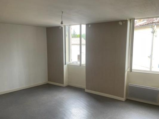 APPARTEMENT TRIPLEX T3 A LOUER A VILLANDRAUT