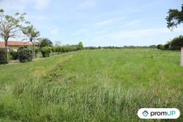 Terrain constructible de 3 445 m2 à Arsague