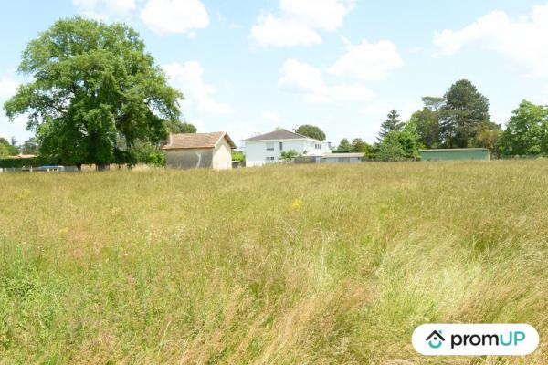 Terrain constructible de 707m2 à Sainte Livrade sur Lot