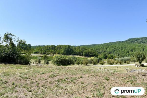 Terrain constructible 832 m2 à Labastide-sur-Bésorgues