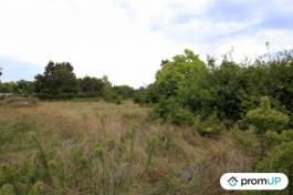 Terrain constructible de 689 m2 à AUREILHAN