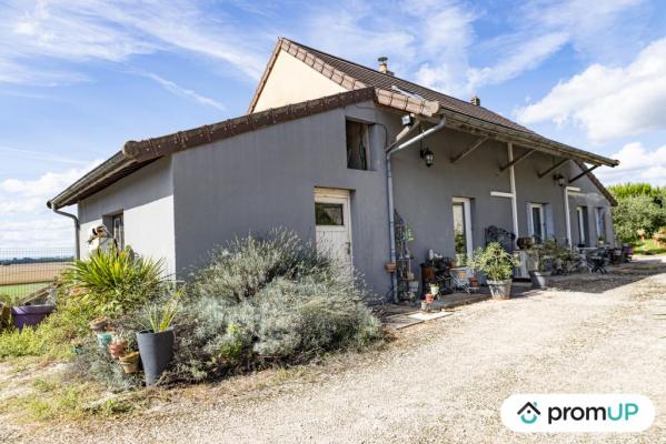 Maison ancienne de 65 m2 à CHARETTE-VARENNES