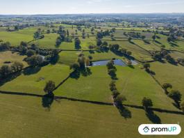 Terrain de loisir de 46 710 m2 à SAINT-LAURENT-D'ANDENAY