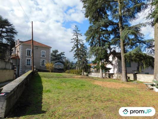 Terrain constructible de 560 m2 à RIVE-DE-GIER