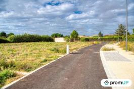 Terrain constructible de 600 m2 à VILLESÈQUELANDE