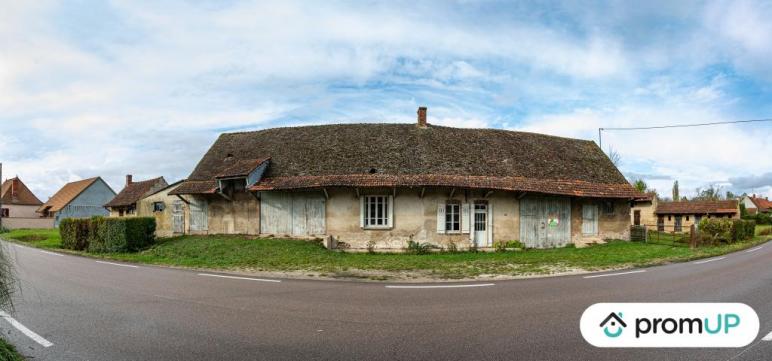 Ancienne ferme de 415 m2 à FRONTENARD