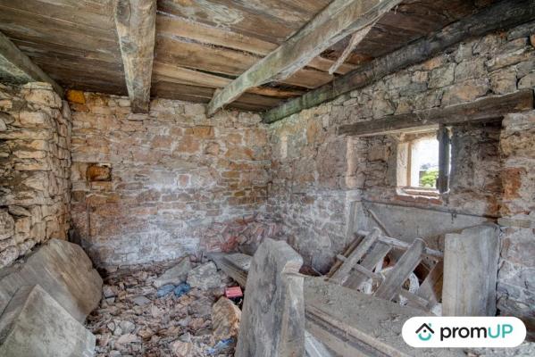 Grange ancienne de 80 m2 à FOISSAC