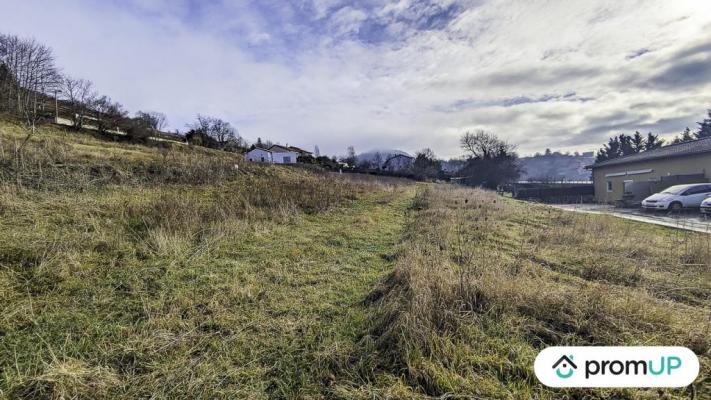 Terrain constructible de 889 m2 à ST GERMAIN LAPRADE