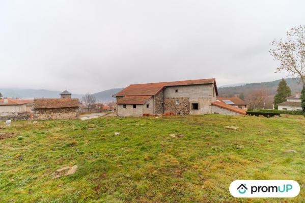 Maison ancienne de 260 m2 à RETOURNAC