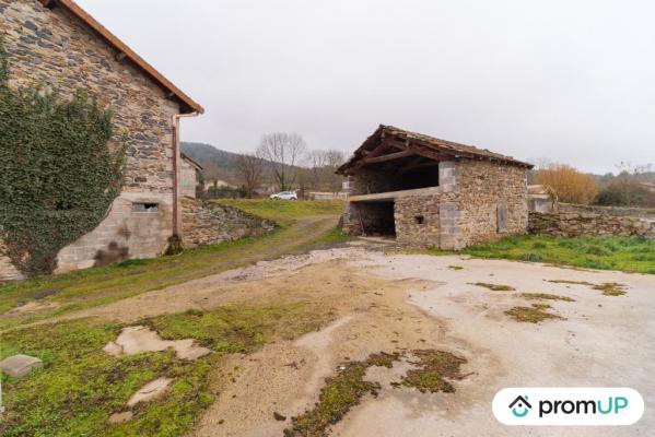 Maison ancienne de 260 m2 à RETOURNAC