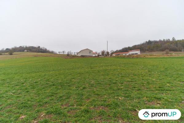 Terrain constructible de 1263 m2 à BEAULIEU