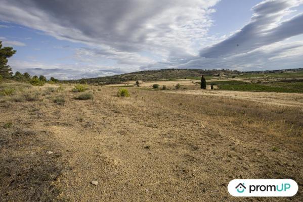 Terrain agricole de 28 200 m2 à FABREZAN