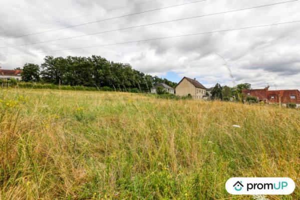 Terrain constructible de 1525 m2 à MONTLUÇON