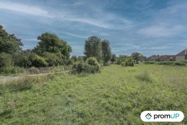 Terrain constructible de 920 m2 à MERGEY