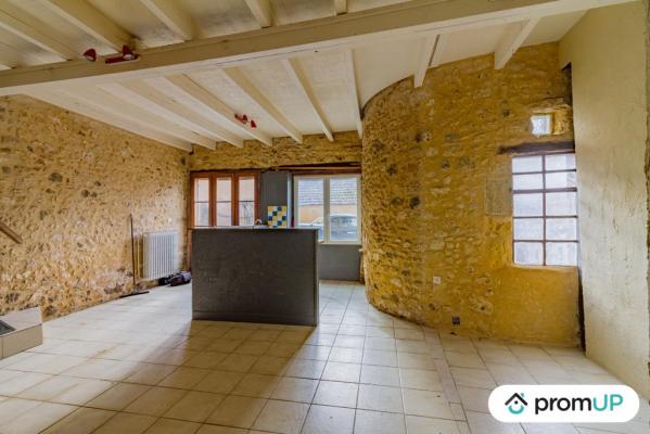 Maison en pierres avec jardin de 170 m²