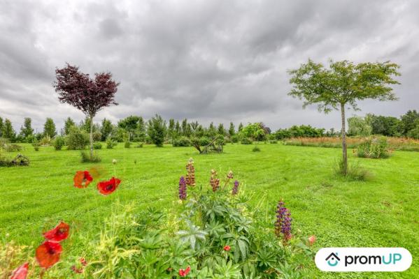 Maison de 198 m² avec jardin et dépendances