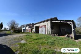 Maison et dépendance à rénover avec un fort potentiel dans les Deux-Sèvres