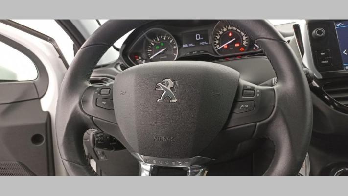 Peugeot 208 PureTech 82ch S&S BVM5 Signature