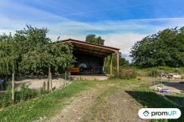 Bâtiment avec terrain agricole