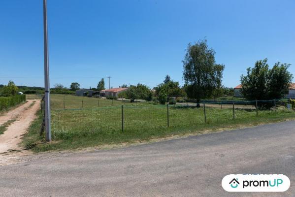 Terrain constructible de 1921m²