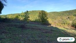 Beau terrain constructible de 1 946m2 au calme