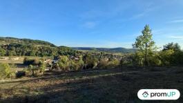 Beau terrain constructible de 1 946m2 au calme