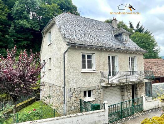 Maison traditionnelle dans la vallée de la Cère