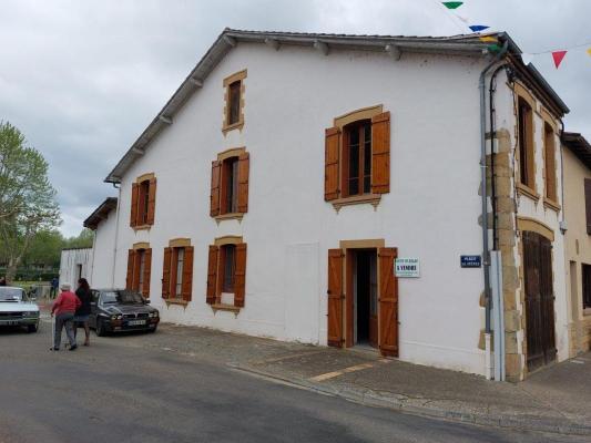 Maison de village avec cour et jardin