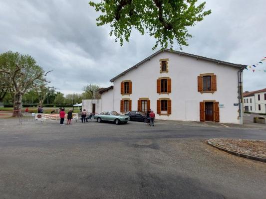 Maison de village avec cour et jardin