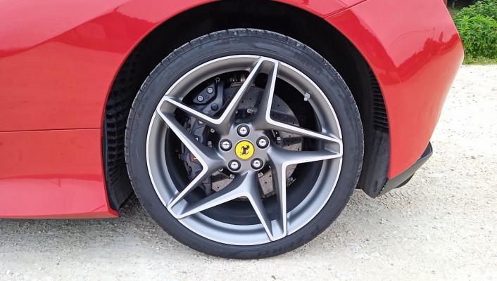 Ferrari F8 Tributo Coupé 3.9 V8 BiTurbo 720 DCT7 Rosso Corsa - Entretien constructeur