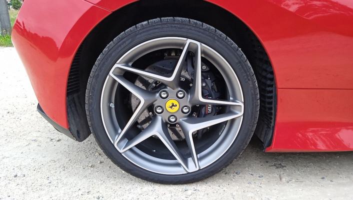 Ferrari F8 Tributo Coupé 3.9 V8 BiTurbo 720 DCT7 Rosso Corsa - Entretien constructeur