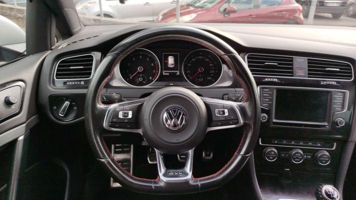 Volkswagen Golf 2.0 TSI 220 GTi