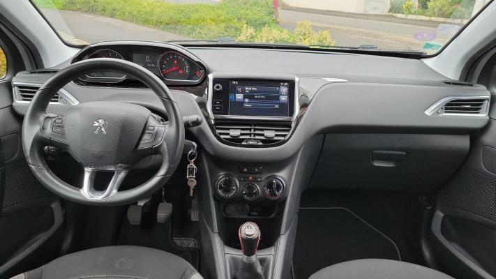 Peugeot 208 1.2 VTi 82 Style