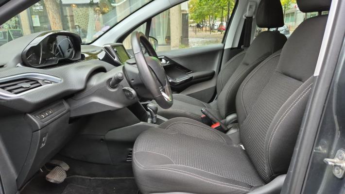 Peugeot 208 1.2 PureTech 110 EAT6 Allure - Automatique Entretien constructeur