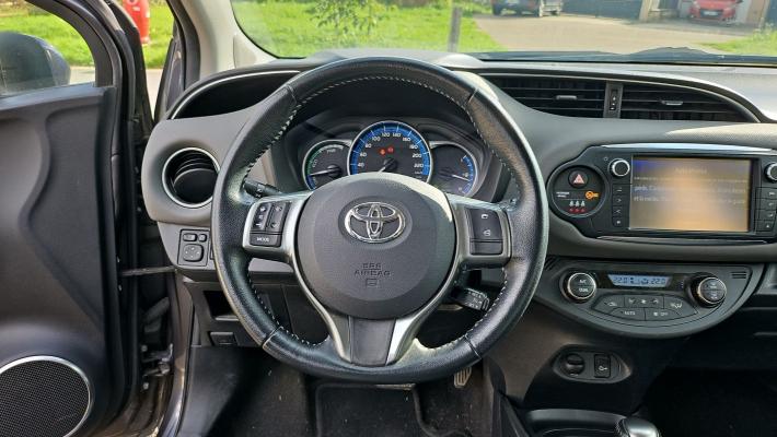 Toyota Yaris 1.5 VVTi 100h Hybride E-CVT Business