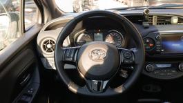 Toyota Yaris III 1.5 VVT-i 100h Hybride E-CVT Chic