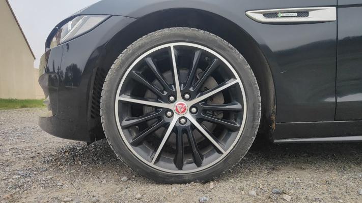 Jaguar XE 2.0 D 180 AWD BVA R Sport - Automatique Toit ouvrant